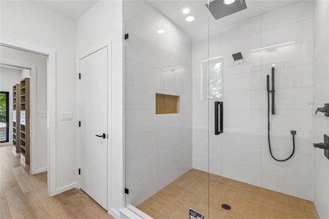 House in Tampa, Florida 3 bedrooms, 201.13 sq.m. № 2400279 - photo 27