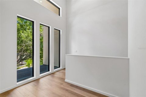 House in Tampa, Florida 3 bedrooms, 201.13 sq.m. № 2400279 - photo 18