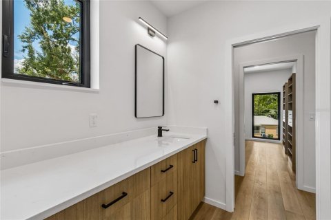 House in Tampa, Florida 3 bedrooms, 201.13 sq.m. № 2400279 - photo 25
