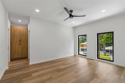 House in Tampa, Florida 3 bedrooms, 201.13 sq.m. № 2400279 - photo 19