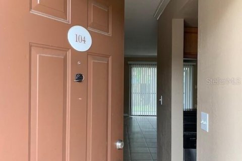 Condo in Largo, Florida, 2 bedrooms  № 1912407 - photo 1