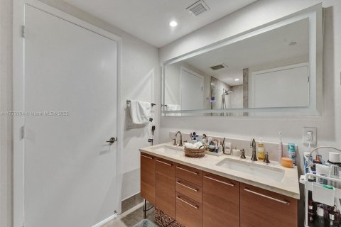 Condo in Sunny Isles Beach, Florida, 1 bedroom  № 1868069 - photo 15