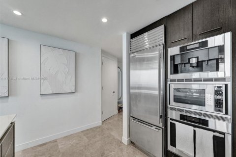 Condo in Sunny Isles Beach, Florida, 1 bedroom  № 1868069 - photo 23