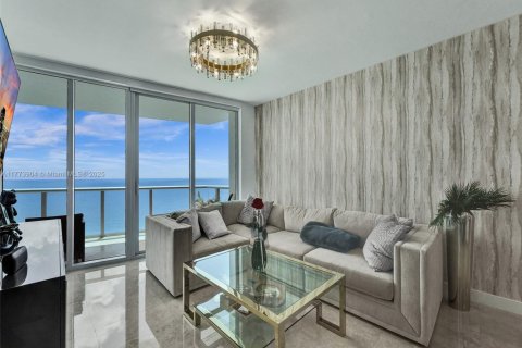 Condo in Sunny Isles Beach, Florida, 1 bedroom  № 1868069 - photo 25