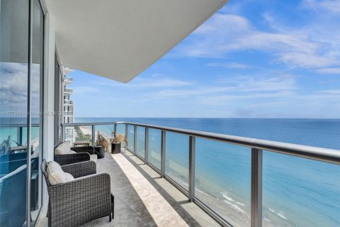 Condo in Sunny Isles Beach, Florida, 1 bedroom  № 1868069 - photo 30