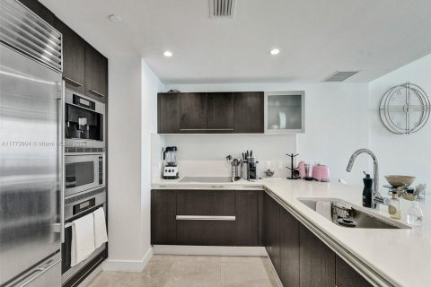 Condo in Sunny Isles Beach, Florida, 1 bedroom  № 1868069 - photo 22