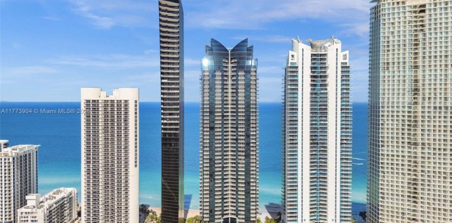 Condo in Sunny Isles Beach, Florida, 1 bedroom  № 1868069