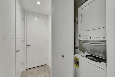 Condo in Sunny Isles Beach, Florida, 1 bedroom  № 1868069 - photo 19