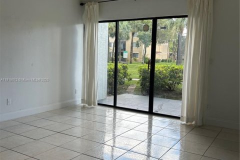 Condominio en Coral Springs, Florida, 2 dormitorios  № 2034644
