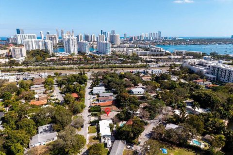 House in North Miami Beach, Florida 2 bedrooms, 82.68 sq.m. № 2169001 - photo 4