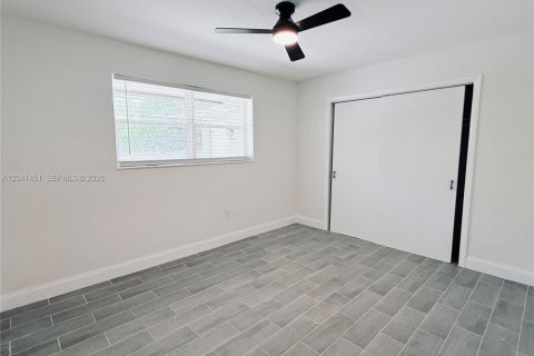 House in North Miami Beach, Florida 2 bedrooms, 82.68 sq.m. № 2169001 - photo 13