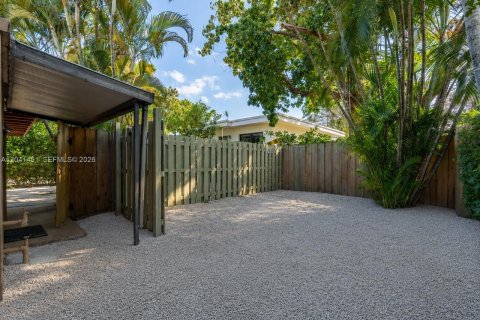 House in North Miami Beach, Florida 2 bedrooms, 82.68 sq.m. № 2169001 - photo 25