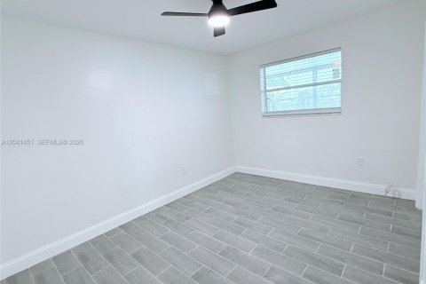 House in North Miami Beach, Florida 2 bedrooms, 82.68 sq.m. № 2169001 - photo 22