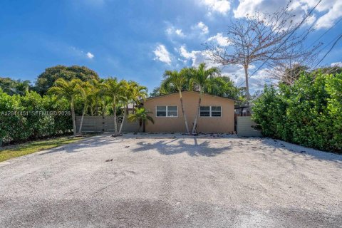 House in North Miami Beach, Florida 2 bedrooms, 82.68 sq.m. № 2169001 - photo 27