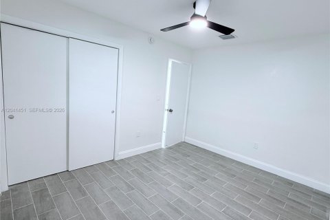 House in North Miami Beach, Florida 2 bedrooms, 82.68 sq.m. № 2169001 - photo 15