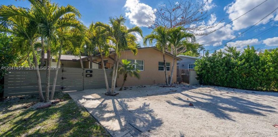 House in North Miami Beach, Florida 2 bedrooms, 82.68 sq.m. № 2169001