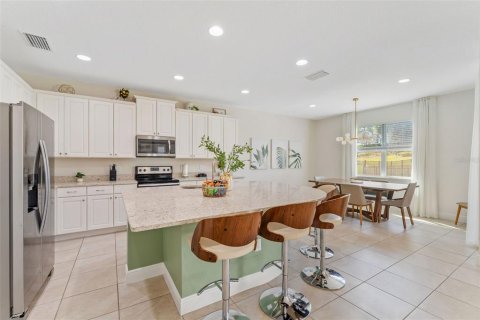 House in Kissimmee, Florida 5 bedrooms, 271.37 sq.m. № 1812858 - photo 10