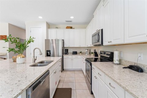 House in Kissimmee, Florida 5 bedrooms, 271.37 sq.m. № 1812858 - photo 11