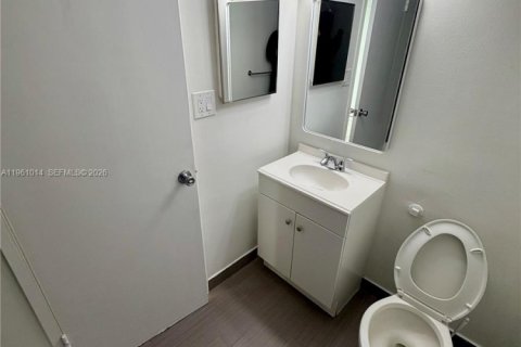 Copropriété à louer à Miami, Floride: 46.45 m2 № 2024464 - photo 9