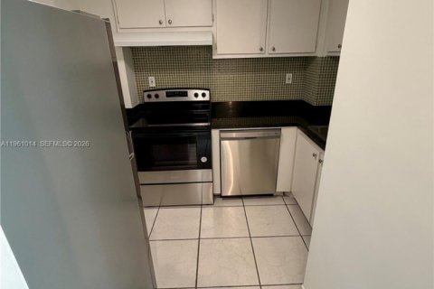 Copropriété à louer à Miami, Floride: 46.45 m2 № 2024464 - photo 3