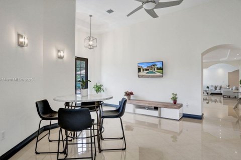 House in Davie, Florida 5 bedrooms, 466.83 sq.m. № 1833884 - photo 14