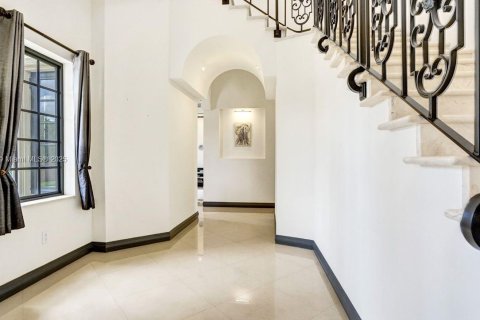 House in Davie, Florida 5 bedrooms, 466.83 sq.m. № 1833884 - photo 4