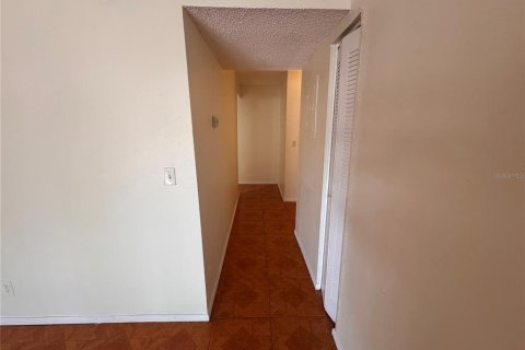 Condo in Tampa, Florida, 2 bedrooms  № 1873686 - photo 18