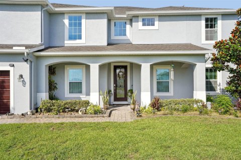 House in Orlando, Florida 6 bedrooms, 471.85 sq.m. № 2272592