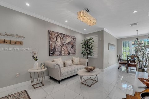 Touwnhouse à vendre à Miami, Floride: 3 chambres, 179.21 m2 № 2010593 - photo 3