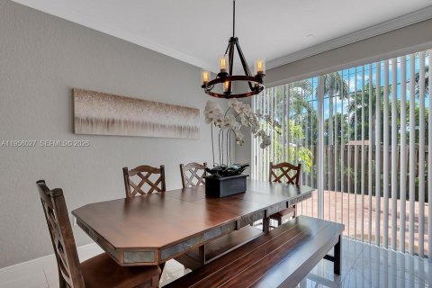 Touwnhouse à vendre à Miami, Floride: 3 chambres, 179.21 m2 № 2010593 - photo 8