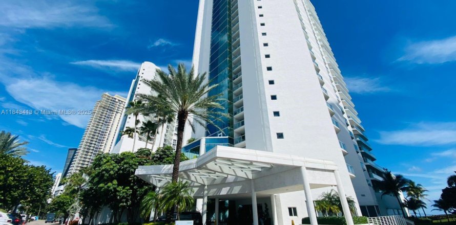 Condo à Sunny Isles Beach, Floride, 3 chambres № 1845763