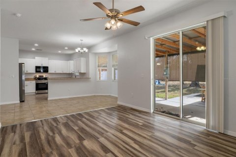 Villa ou maison à vendre à Weeki Wachee, Floride: 3 chambres, 159.7 m2 № 2221432 - photo 10
