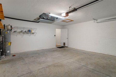 Villa ou maison à vendre à Weeki Wachee, Floride: 3 chambres, 159.7 m2 № 2221432 - photo 30