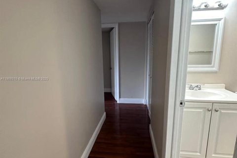 Copropriété à vendre à Miramar, Floride: 2 chambres, 94.3 m2 № 2012762 - photo 7