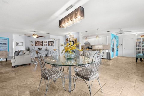 House in Port Charlotte, Florida 3 bedrooms, 158.03 sq.m. № 1916385 - photo 4