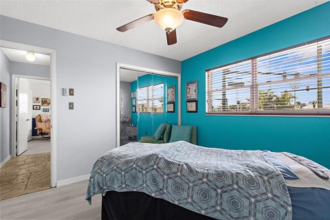 House in Port Charlotte, Florida 3 bedrooms, 158.03 sq.m. № 1916385 - photo 28