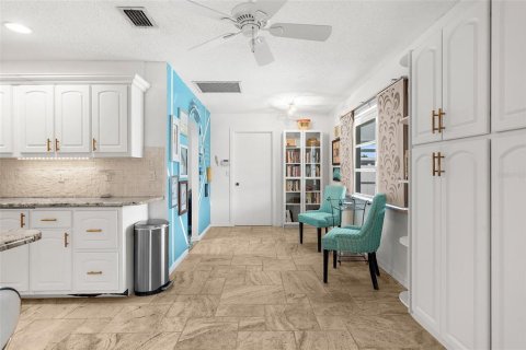 House in Port Charlotte, Florida 3 bedrooms, 158.03 sq.m. № 1916385 - photo 12