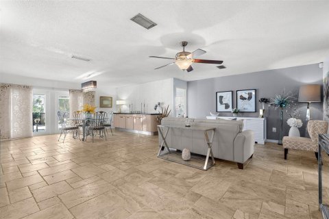 House in Port Charlotte, Florida 3 bedrooms, 158.03 sq.m. № 1916385 - photo 13