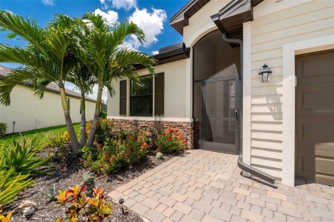 House in Fort Myers, Florida 3 bedrooms, 155.8 sq.m. № 1795095 - photo 3