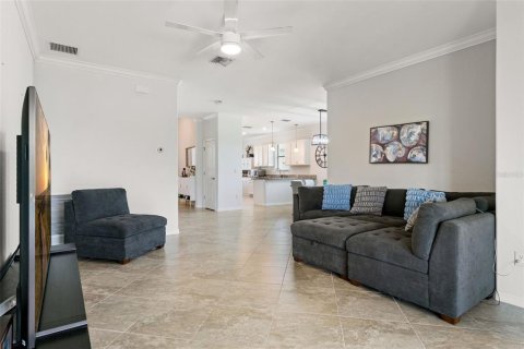 House in Fort Myers, Florida 3 bedrooms, 155.8 sq.m. № 1795095 - photo 14
