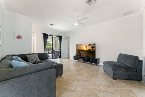 House in Fort Myers, Florida 3 bedrooms, 155.8 sq.m. № 1795095 - photo 12