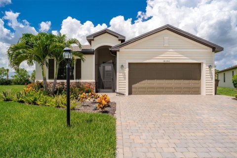 House in Fort Myers, Florida 3 bedrooms, 155.8 sq.m. № 1795095 - photo 1
