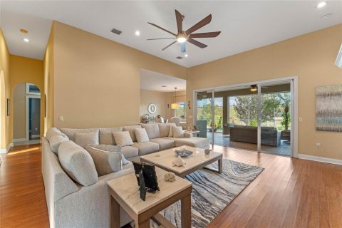 Villa ou maison à louer à Orlando, Floride: 5 chambres, 315.68 m2 № 1813328 - photo 23