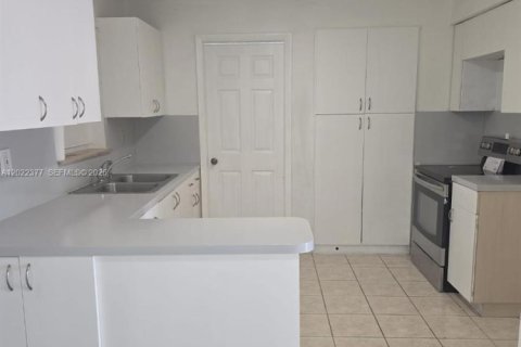 Casa en venta en Homestead, Florida, 4 dormitorios, 159.88 m2 № 2169952 - foto 14
