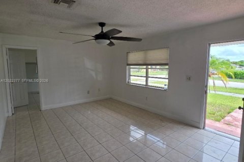 Casa en venta en Homestead, Florida, 4 dormitorios, 159.88 m2 № 2169952 - foto 8