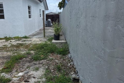 Casa en venta en Homestead, Florida, 4 dormitorios, 159.88 m2 № 2169952 - foto 4