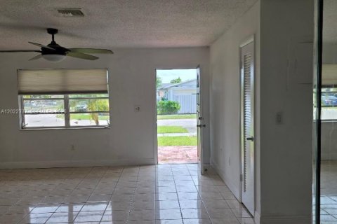 Casa en venta en Homestead, Florida, 4 dormitorios, 159.88 m2 № 2169952 - foto 7