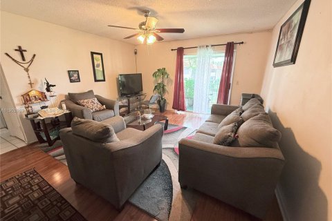 Condominio en venta en Boca Raton, Florida, 2 dormitorios, 81.2 m2 № 1955668 - foto 2