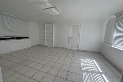 Apartamento en alquiler en Hollywood, Florida № 1954254 - foto 2