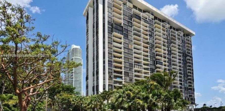 Condo in Miami, Florida, 1 bedroom  № 2042678